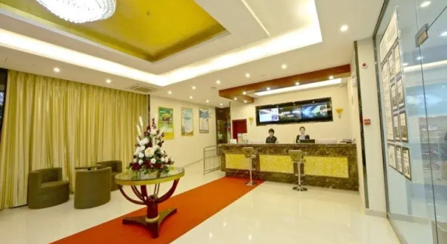 GreenTree Alliance HeFei North Erhuan North Fuyang Road Hotel, Book Hotel Hotels in Luyang with Parking, Parking