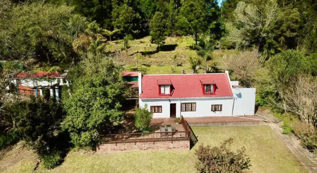 Коттедж Masescha Country Estate