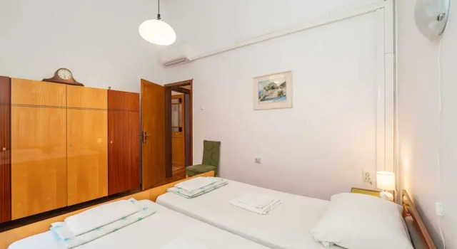 Апартаменты Two Stars Two Beds Downtown Apartment
