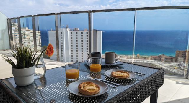 Апартаменты с видом на море Sunset Wawes Apartment Tower 2