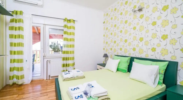 Awesome Home in Gruda with Outdoor Swimming Pool, Hot Tub & 4 Bedrooms, Забронировать Отель Отели Груды 4 звезды, 4*