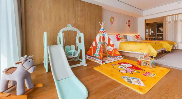 Четырёхместный номер Standard с балконом Le Meridien Emei Mountain Resort