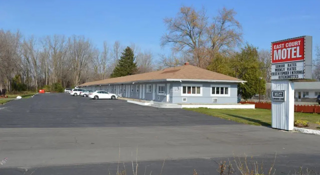 East Court Motel, Varaa Motelli  