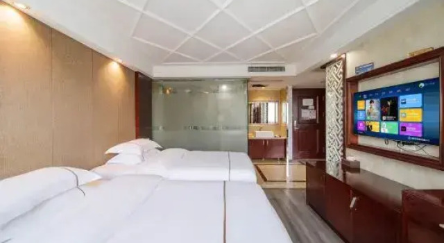 Люкс Deluxe Longyi Hotel (Yiwu Yisanli Aegean Shopping Park)