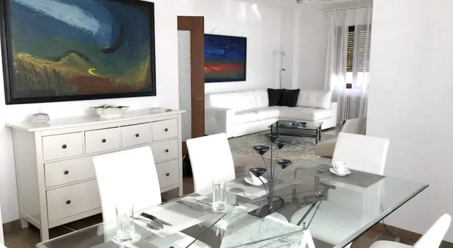 Spacious Family Home in Ranco with Private Pool - 300 m², Забронировать Вилла Коттеджи Provincia di Varese, Коттедж