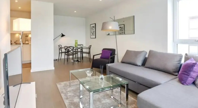 Modern 2bed Apt W/balcony in Kings Cross, Забронировать Отель Отели Лондона 3 звезды, рядом с Театр Technis, 3*