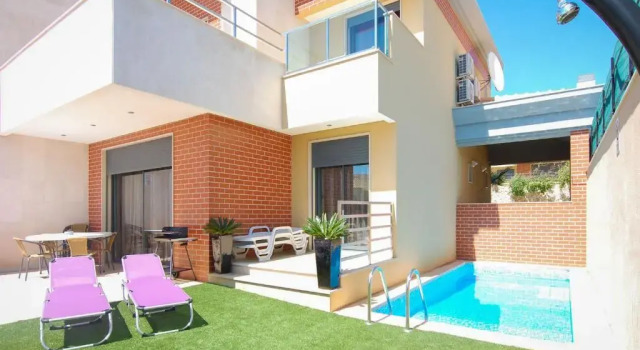 Вилла Deluxe V4, Villa Jardins Branqueira3 near Beach, Albufeira