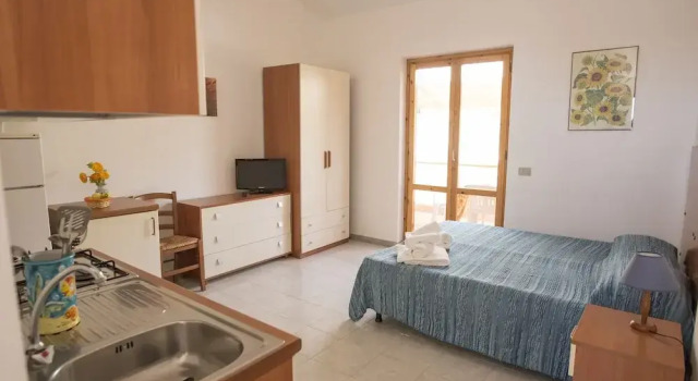 Studio 200 Meters From the Sea, Wifi, Self Catering, Book Apartment Hotels in Sicily with Parking, Parking