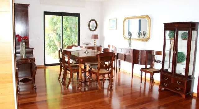 House with 4 Bedrooms in Caniço, with Wonderful Sea View, Private Pool, Enclosed Garden, Boek Vakantiehuis Santa Cruz Madeira