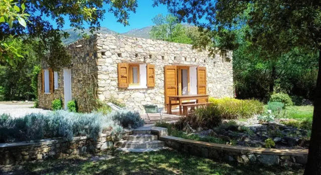 Коттедж с 2 комнатами Les jardins de Foata