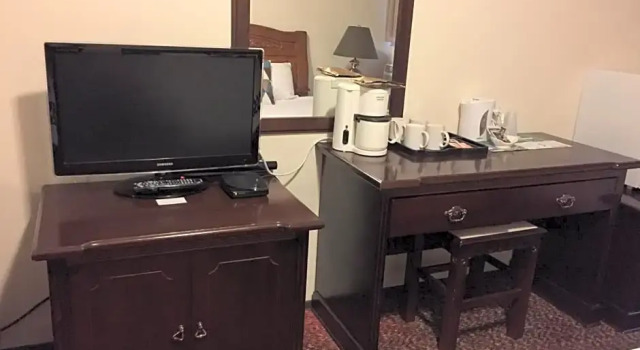 Четырёхместный номер Standard Spring Villa Hotel