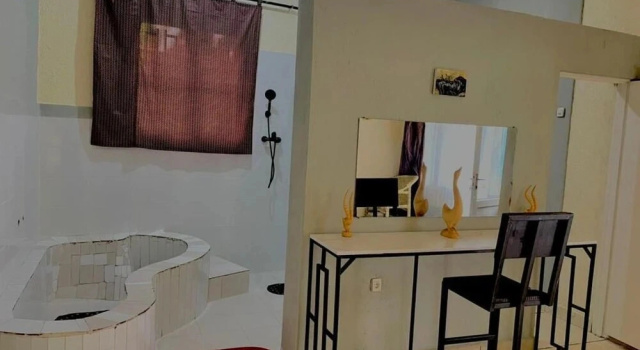 Habitación doble De lujo 1 dormitorio con balcón y con vista al patio SAISH Stay