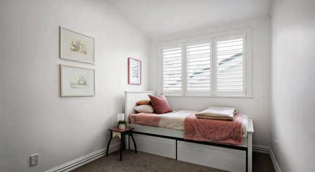 Three-Bedroom Grey Lyn Villa