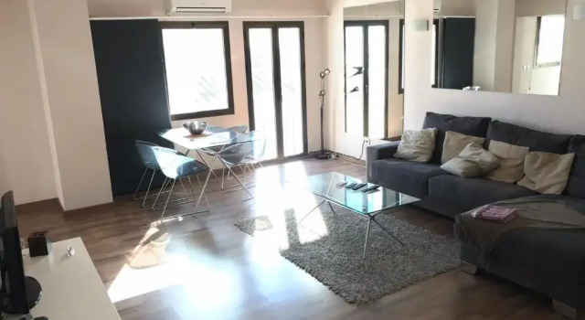 Апартаменты Chic Designer Apartment