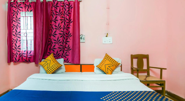 SPOT ON 67211 Hotel Gokul, Rezervovat Hotel Hotely v Gujarat s parkováním, Parkování