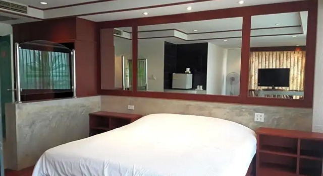 Полулюкс Rawanda Resort Hotel