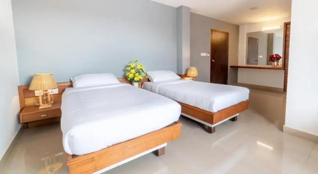 Hotel BKM International, Prenota Hotel Thalassery India