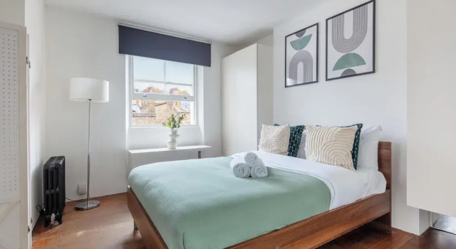 Апартаменты Chic 1BR by Goodge Street Station