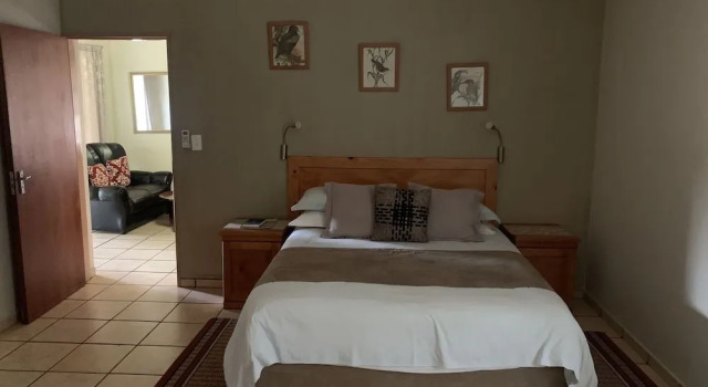 Komati River Chalets, Забронировать Шале Отели Мпумаланга с парковкой, Парковка
