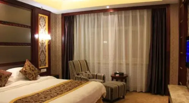 Люкс Executive Huilong Business Hotel