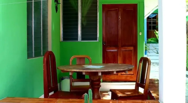 Sun Breeze Hotel, Book Hotel Hoteller i Peten med parkering, Parkering