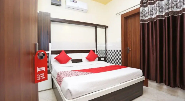 OYO 30451 Hotel Yaduvanshi, Забронировать Отель Отели штата Харьяны с парковкой, Парковка