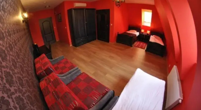 Kryształowy Pałacyk, Reserva ahora Hotel Kozienice Mazovia
