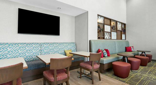 Hampton Inn & Suites Chicago Medical District UIC