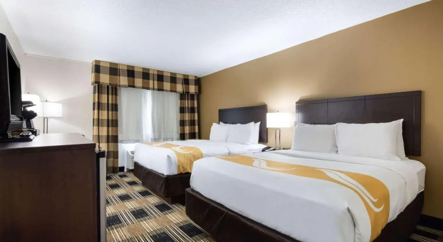 Четырёхместный номер Standard Quality Inn Oneonta Cooperstown Area