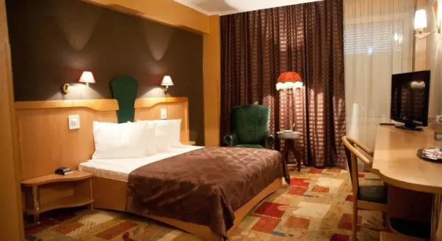 Одноместный номер Standard Ambassador Hotel