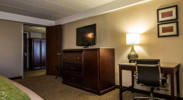 Номер Standard Comfort Inn Manchester Airport