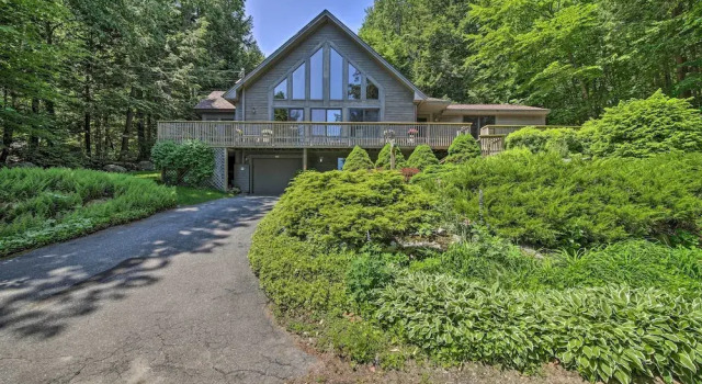 Коттедж Sebago Lake Gem on Private Cove w/ Boat Dock!