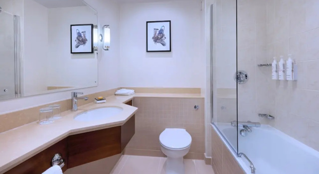 Четырёхместный семейный номер Standard Delta Hotels by Marriott Newcastle Gateshead