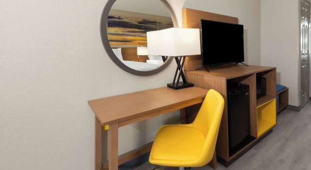 Четырёхместный люкс Days Inn & Suites by Wyndham Vicksburg