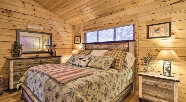 Коттедж Cozy 'nora's Hideaway' - Charming, Quiet Log Cabin
