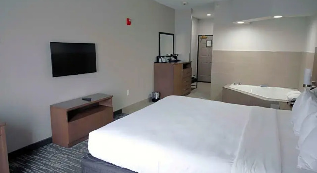 Люкс Country Inn & Suites by Radisson, Council Bluffs, IA