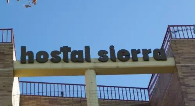 Hostal Sierra, Varaa Hotelli Hotellit Madridin maakunta pysäköinnillä, Pysäköinti
