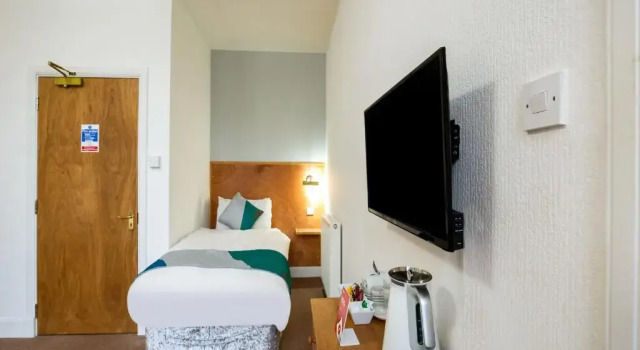 Трёхместный номер Deluxe OYO Eastbank Hotel