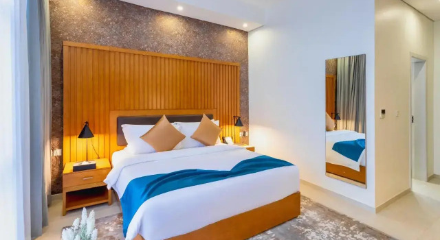 Alisa Hotel Tema