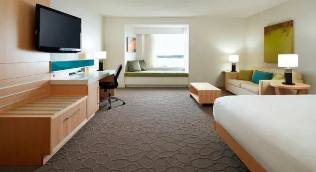 Четырёхместный номер Standard Delta Hotels by Marriott Prince Edward