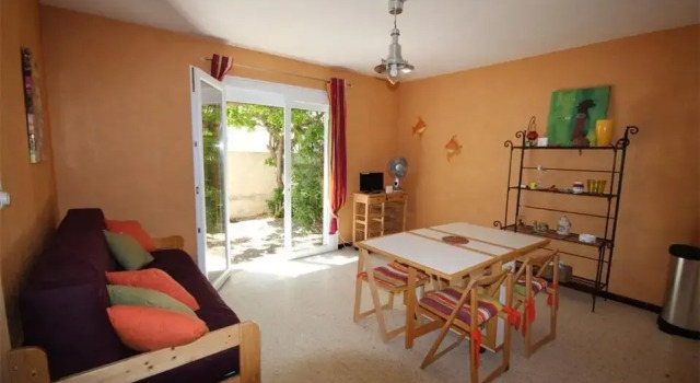 80m de la plage Appartement au rdc d'une maison 1 chambre 4 couchages cour LXRV9B