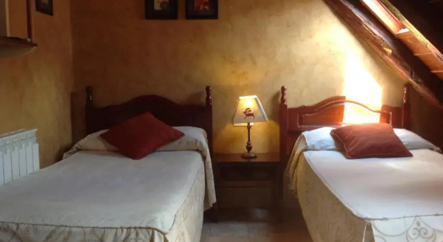 Hostal Nau Pradets, Забронировать Отель Отели Вьельа Э Михаран с завтраком, рядом с Церковь Св. Михаила, Завтраки
