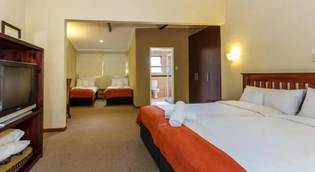 Семейный номер Standard с видом на сад Hotel Numbi & Garden Suites