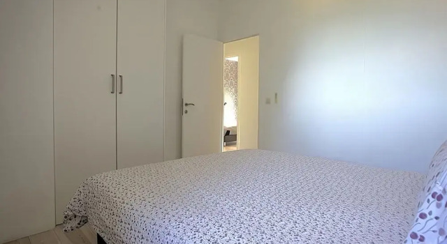 Holiday Home in France With Huge Private Garden, Забронировать Дом для отпуска Коттеджи Гурдон-ан-Керси, Коттедж
