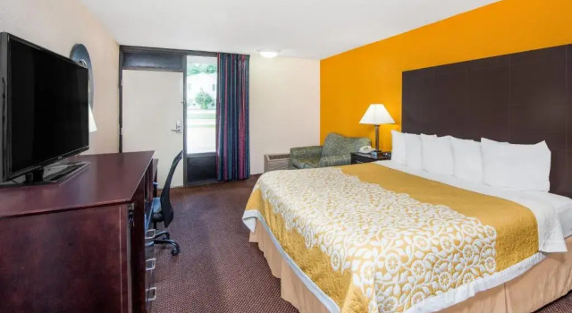 Номер Standard Days Inn by Wyndham Calvert City - Paducah East