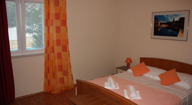 Apartment Niko - with pool : A4 Jelsa, Island Hvar, Забронировать Апартаменты/квартира Отели Врбоска с парковкой, рядом с Частный Пляж «Виллы Эмма», Парковка