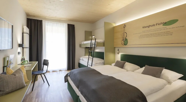 Четырёхместный номер Superior JUFA Hotel Laterns - Klangholzhus