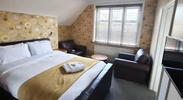 Люкс Comfort Russell Hotel