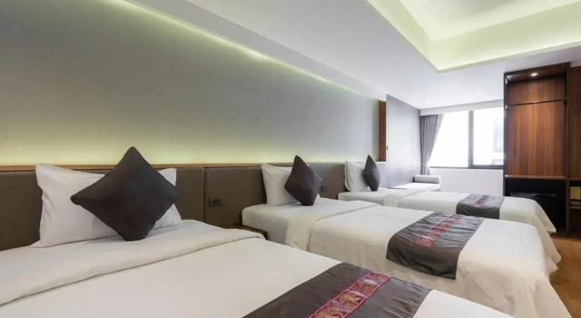 Трёхместный семейный номер Standard True Siam Phayathai Hotel