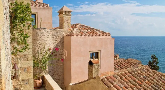 Люкс Moni Emvasis Luxury Suites